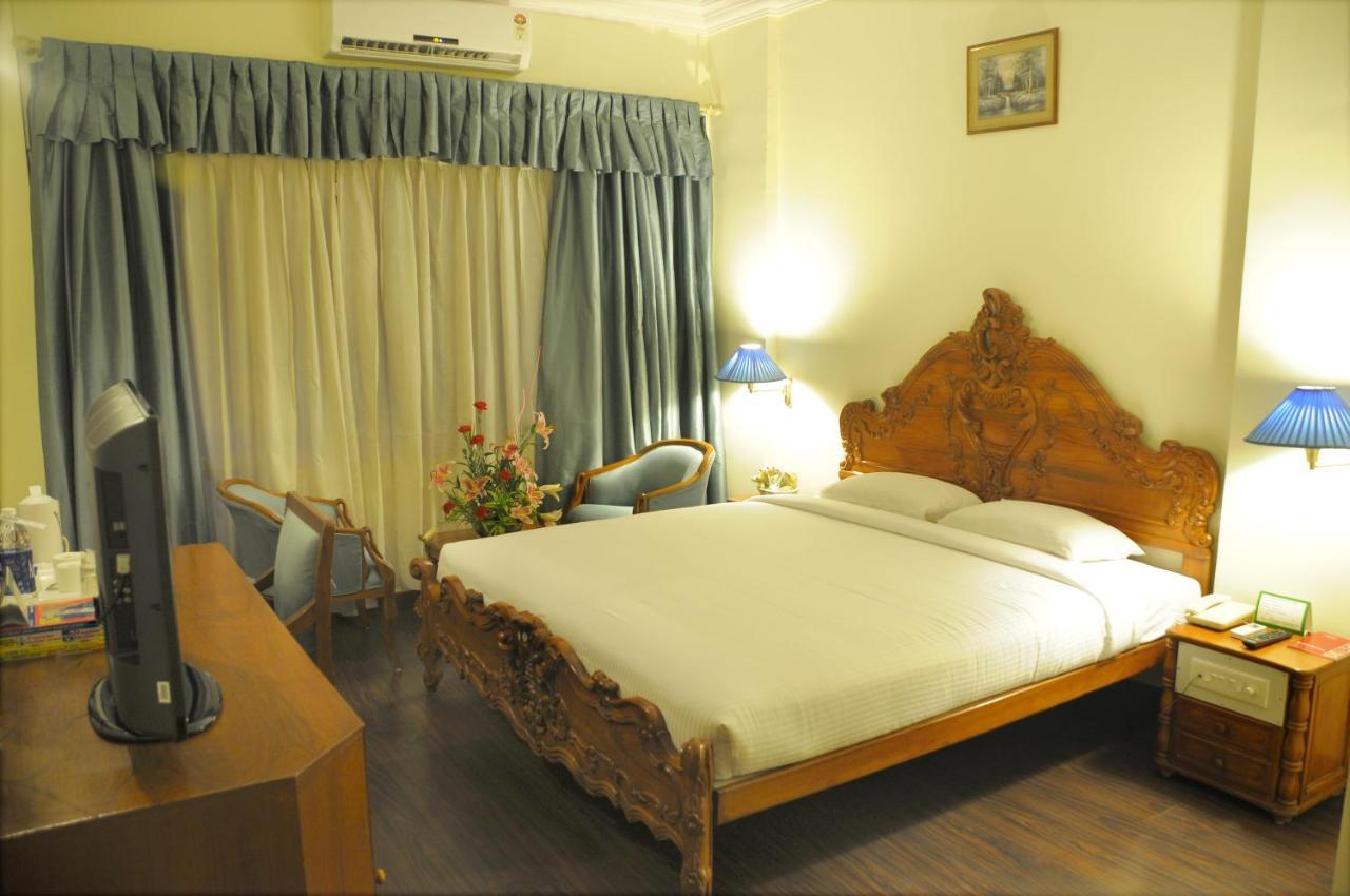 Nalapad'S Hotel Bangalore International Bagian luar foto