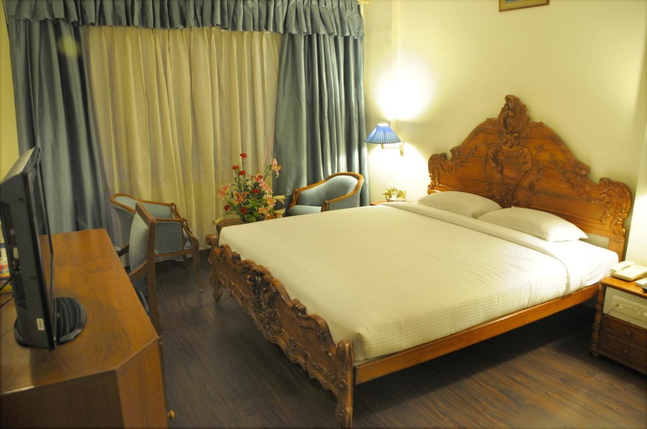 Nalapad'S Hotel Bangalore International Bagian luar foto