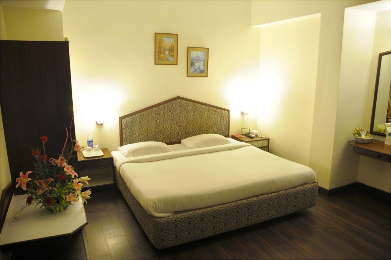 Nalapad'S Hotel Bangalore International Bagian luar foto