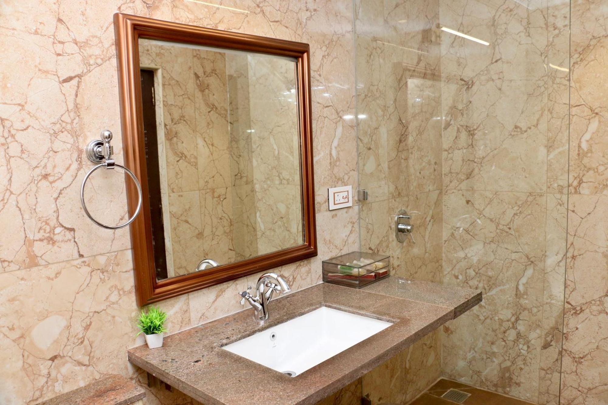 Nalapad'S Hotel Bangalore International Bagian luar foto