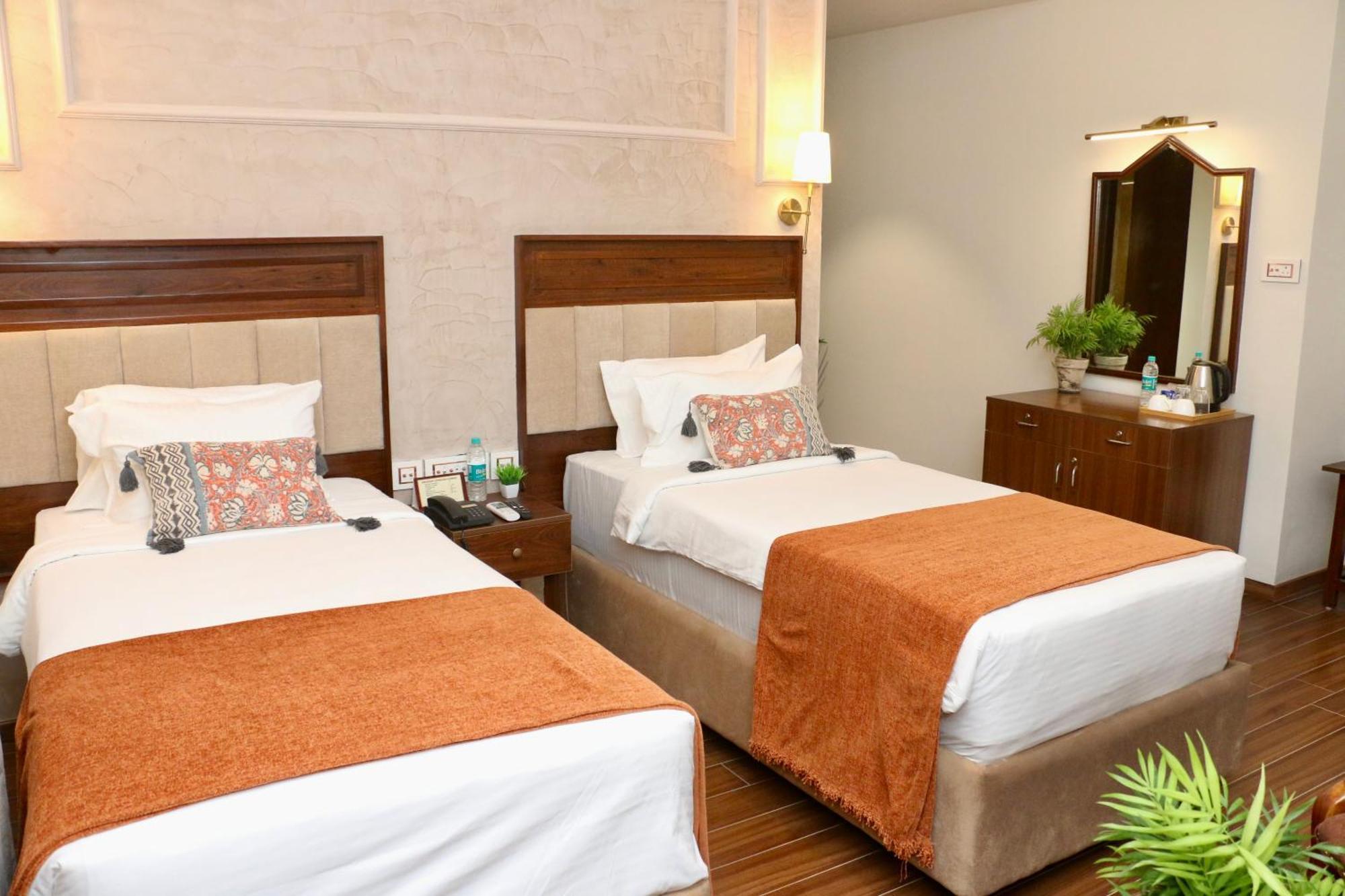 Nalapad'S Hotel Bangalore International Bagian luar foto