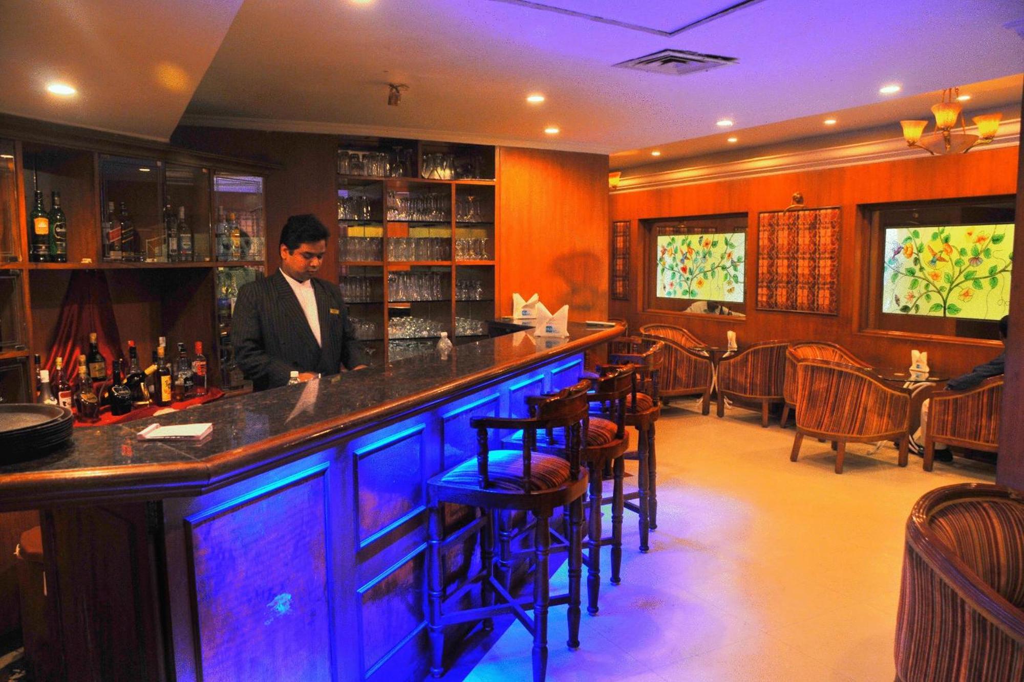 Nalapad'S Hotel Bangalore International Restoran foto