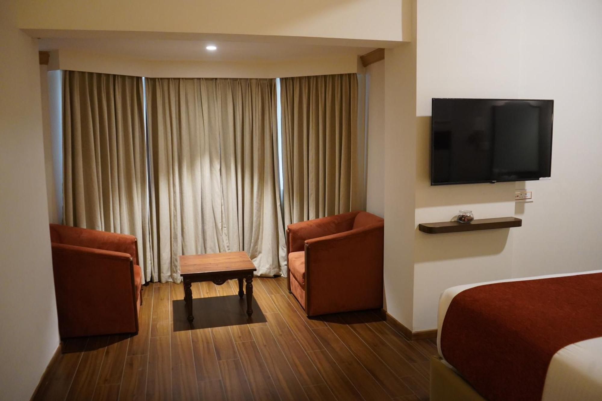 Nalapad'S Hotel Bangalore International Bagian luar foto