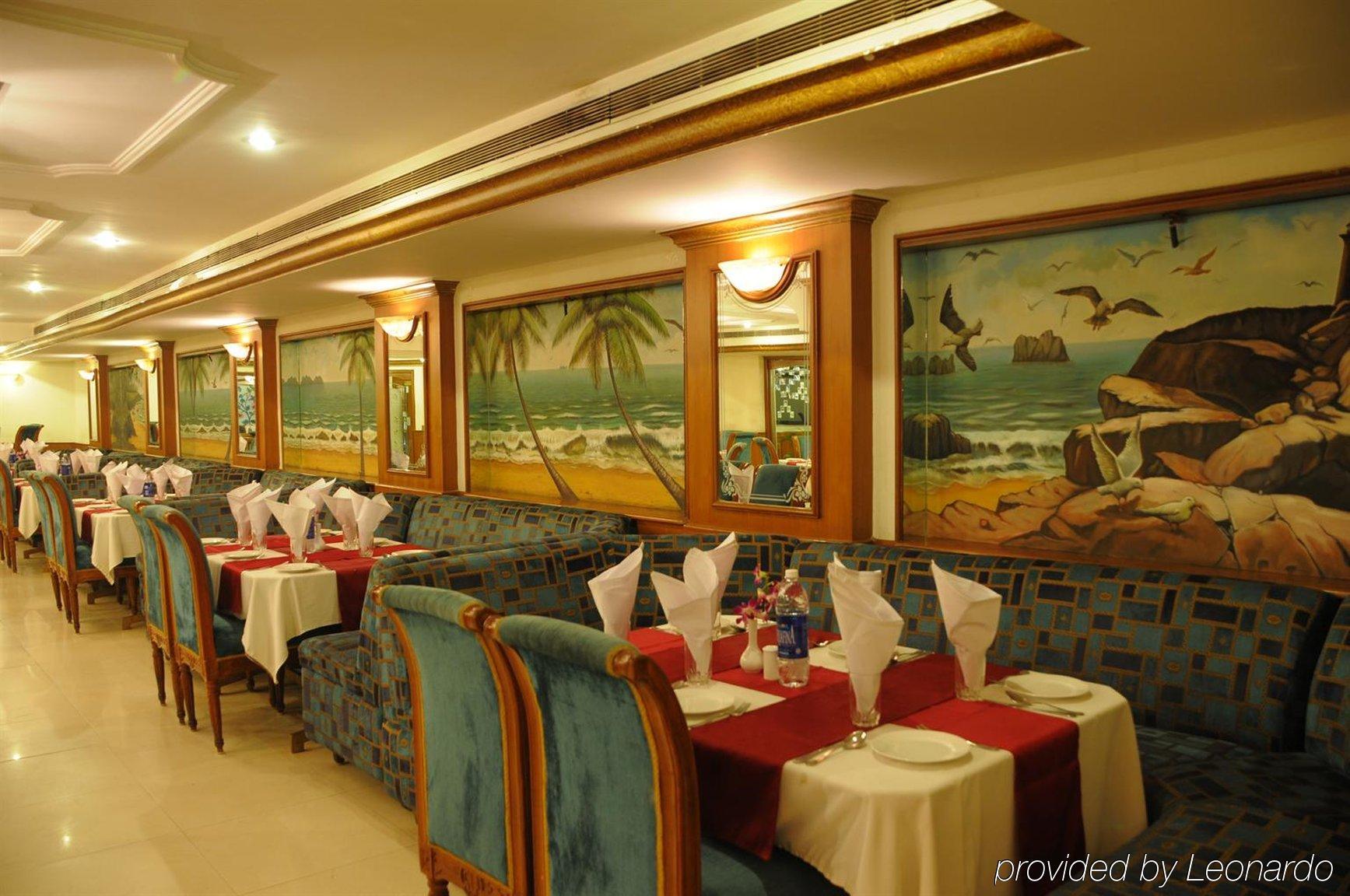 Nalapad'S Hotel Bangalore International Restoran foto
