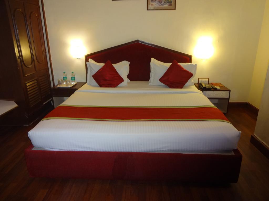 Nalapad'S Hotel Bangalore International Bagian luar foto